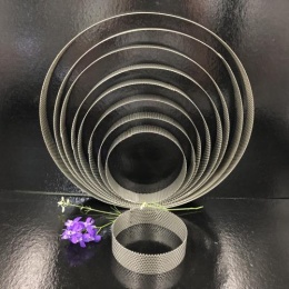 Форма для выпечки кольцо d-10 см, h-2см, перфорированное металл Форма для выпечки кольцо d-10 см, h-2см, перфорированное металл