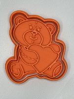 Вырубка с оттиском Мишка с сердцем, 8см