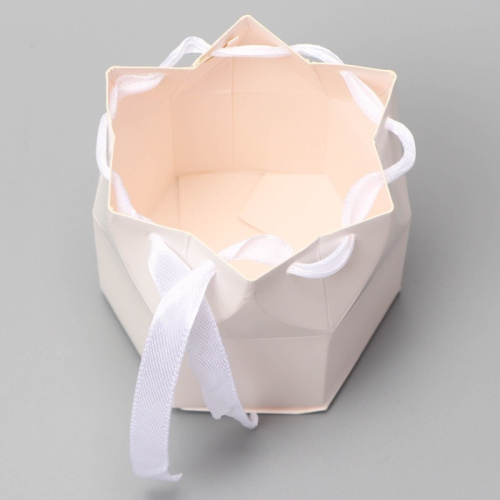 Коробка для конфет, пирожного, с лентой, 8×4×7.5 см фото 2