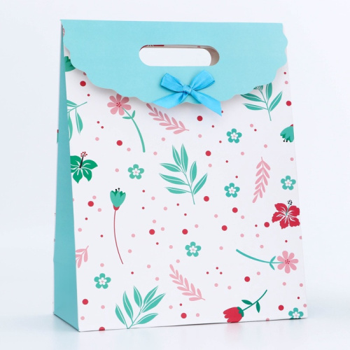 Пакет-коробка подарочная Голубые цветочки, 24×12×31 см
