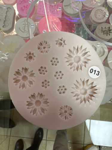 Молд Ромашка 13шт, силикон 8,5*1см