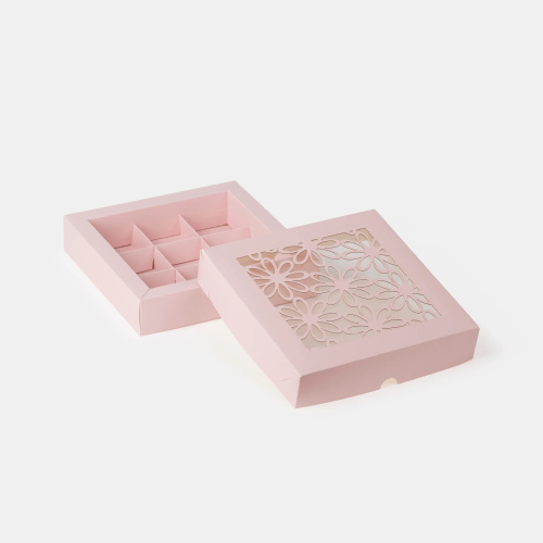 Коробка для 9 конфет с окном Ромашка, розовый