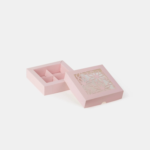 Коробка для 4 конфет с окном Ромашка, розовый
