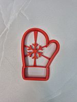 Вырубка с оттиском Варежка со снежинкой, 8,5см