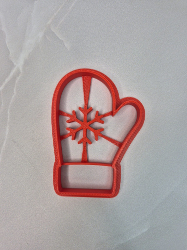 Вырубка с оттиском Варежка со снежинкой, 8,5см