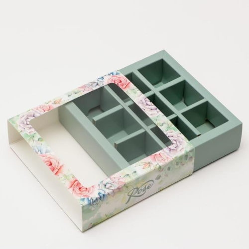 Коробка под 9 конфет Rose с окном, 14.5×14.5×3.5 см фото 3