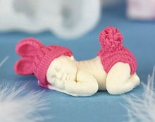 Фигурка из шоколадной глазури "Младенец в шапочке"