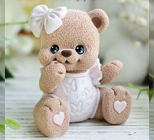 Фигурка из шоколадной глазури "Мишутка Мила"