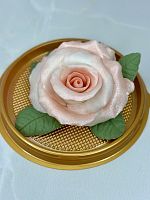 Мастичный цветок Роза с бутонами (ручная лепка)