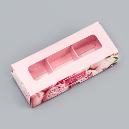 Коробка для 3 конфет, с окном Праздничный букет, 13×5×3.3 см