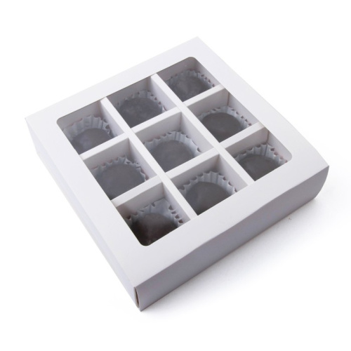 Коробка для 9 конфет 13.8×13.8×3.8 см