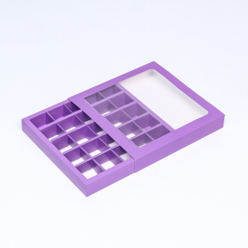 Коробка для 25 конфет с окном, сиреневая, 22×22×3.5 см фото 2 Коробка для 25 конфет с окном, сиреневая, 22×22×3.5 см фото 2